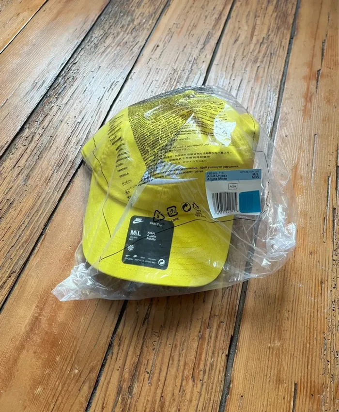 Casquette Nike jaune - photo numéro 5