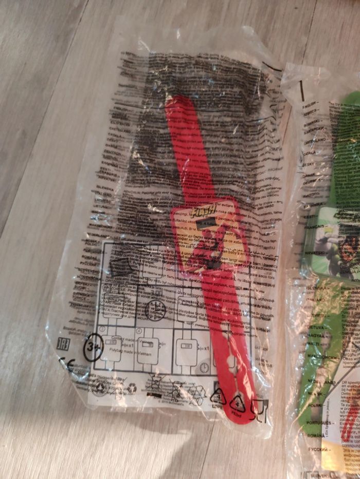 Figurine McDonald's montre DC comics - photo numéro 2