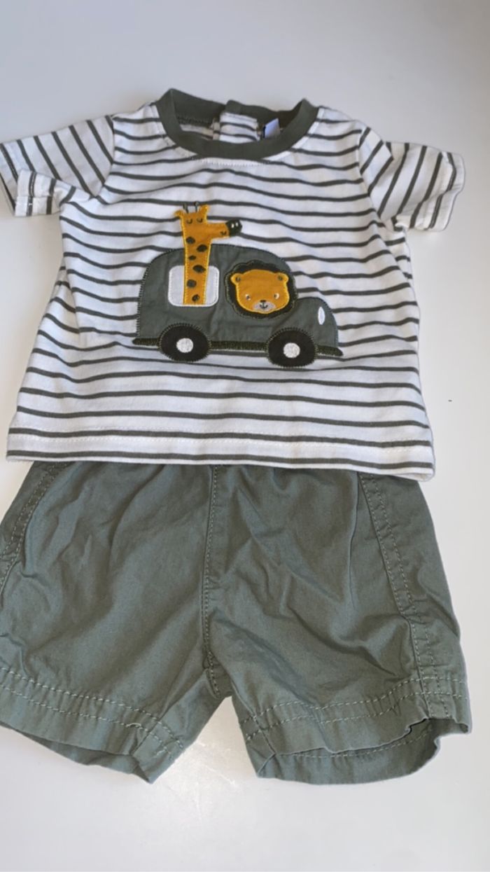 Ensemble t-shirt avec short