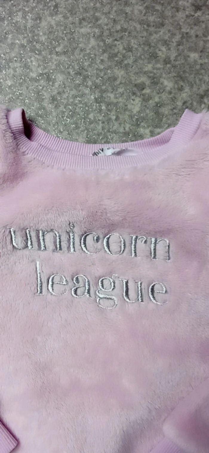 H&M pull doux taille 2/4 ans 
Très bon état - photo numéro 2