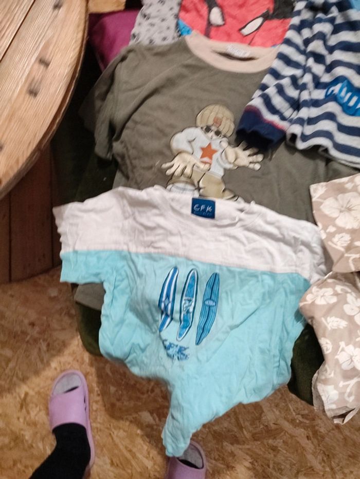 Lot vêtements garçon taille 4 ans - photo numéro 3