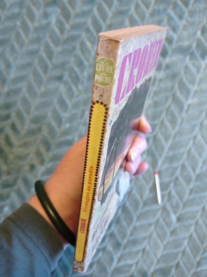 Étrangers au paradis, Cronin - photo numéro 3