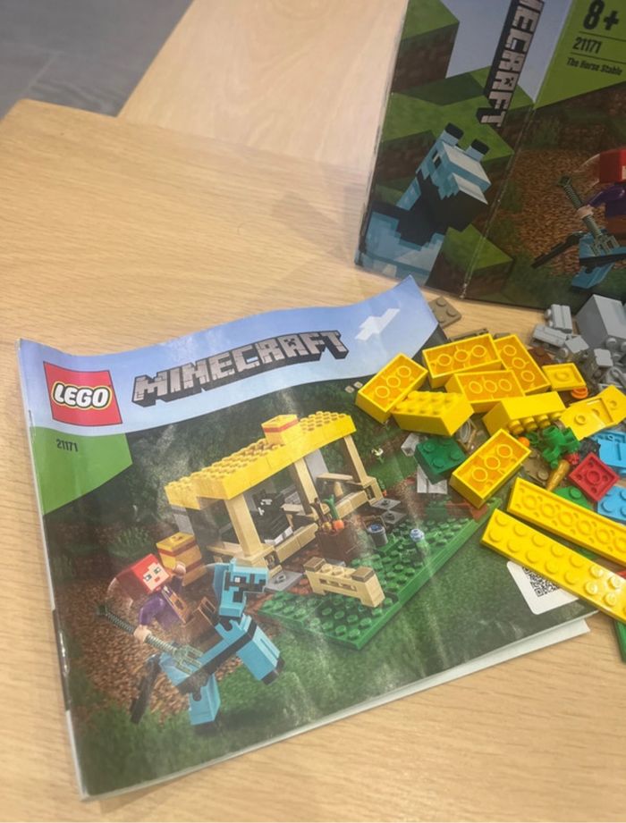 Lego Minecraft 21171 : l’écurie - photo numéro 2