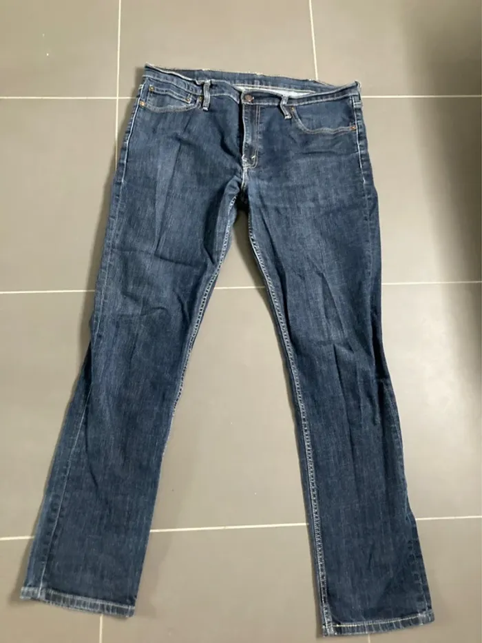 Jeans levis homme 38x34 en très bon état