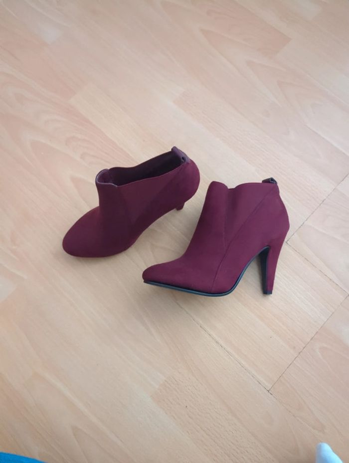 Bottines à talons bordeaux