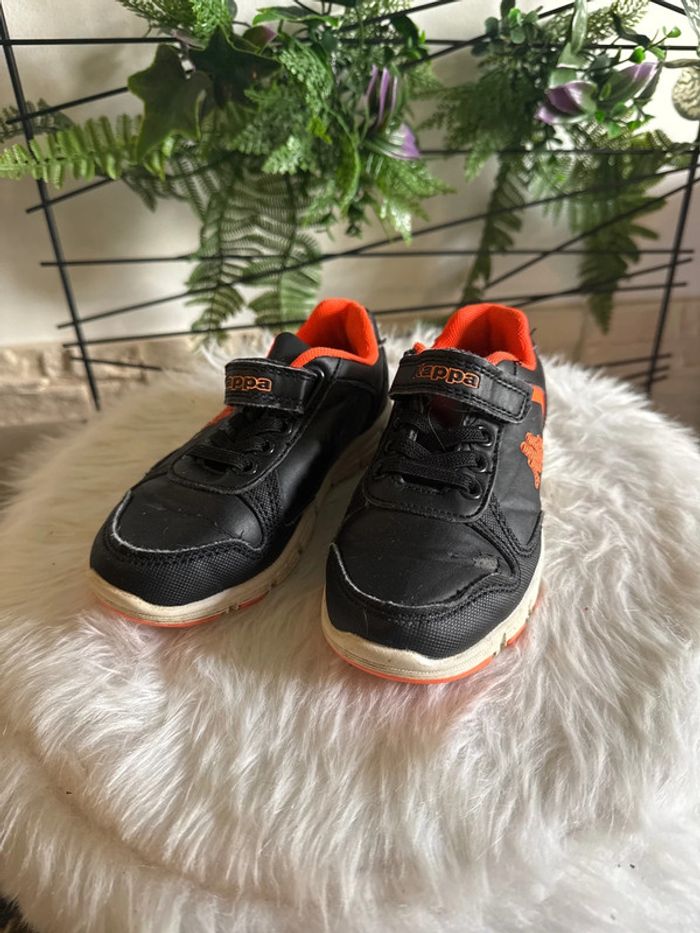 Basket kappa noir et orange pointure 25