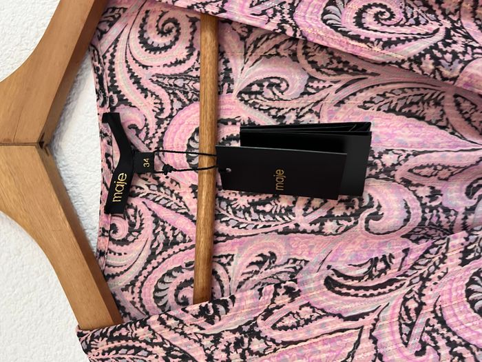 🌸 Robe cachemire à liserés pailletés – Maje – Neuve avec étiquette – Taille 34 🌸 - photo numéro 2