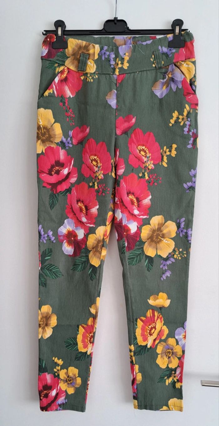 Pantalon fleuri - photo numéro 4