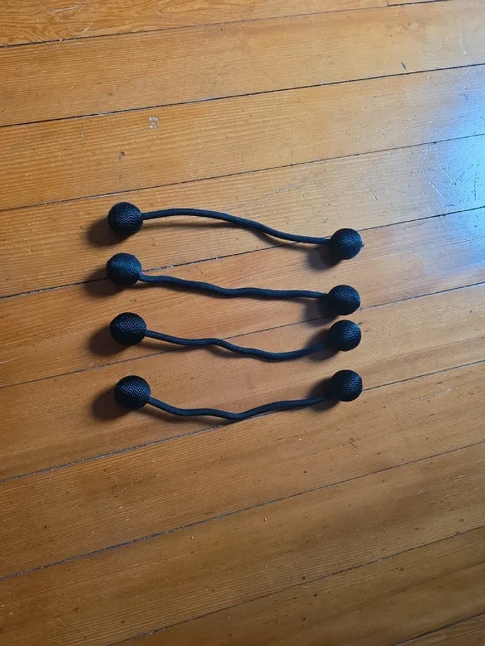 Lot de 4 attaches de rideau – bon état