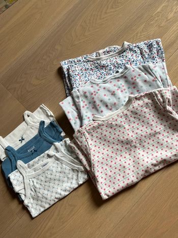 Lot 3 pyjama et 3 bodies 12m