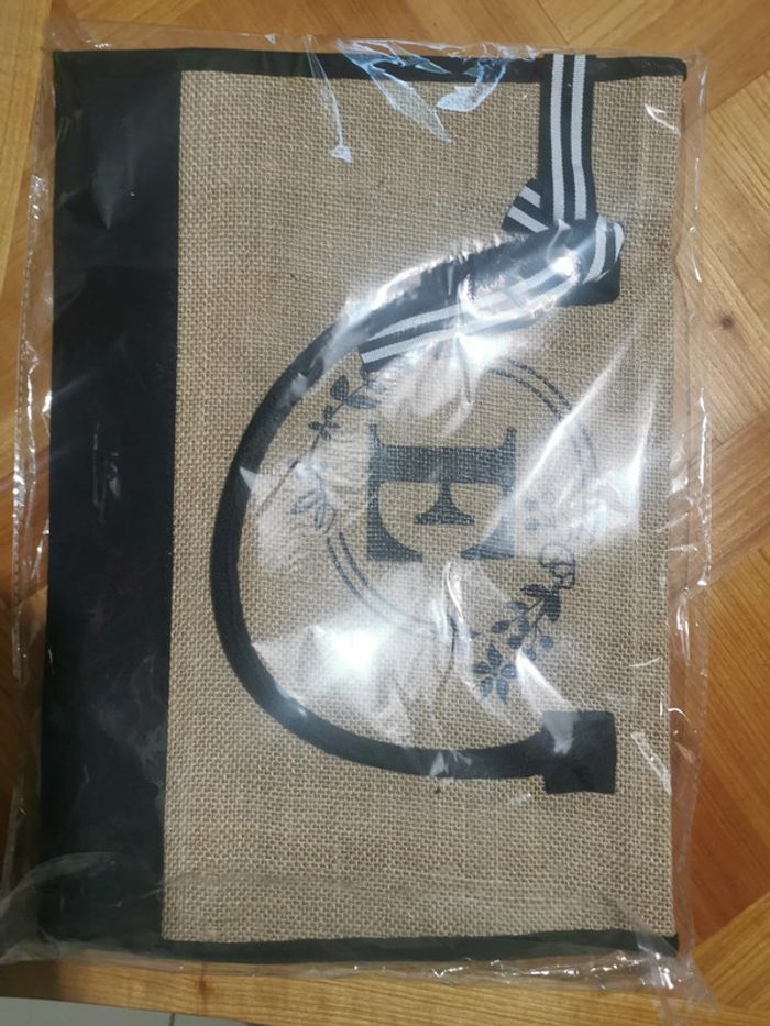 Sac en toile de jute lettre E