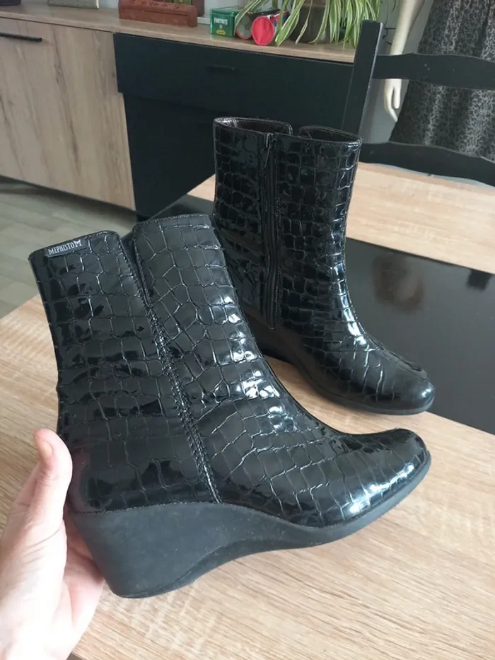 Bottines vernis noir cuir croco T38