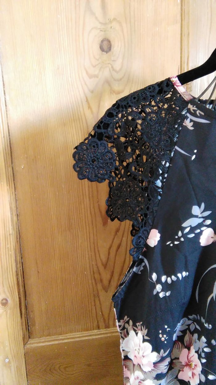Robe noire avec imprimé floral et dentelle neuve Shein - photo numéro 4