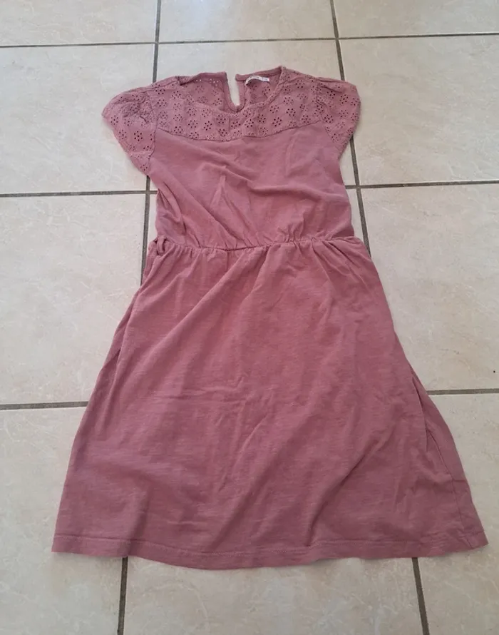 Robe manches courtes vieux rose 10 ans 👧 Gemo en TBE