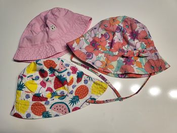 Lots 3 chapeaux 0-6 mois