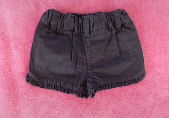 Short Kiabi taille 3 mois en très bon état - photo numéro 3