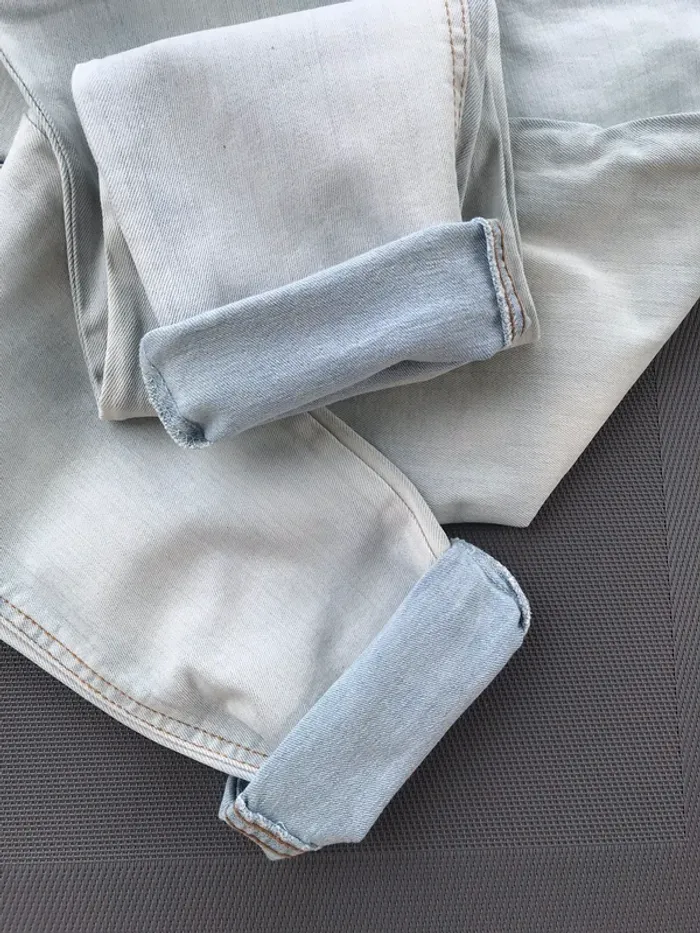 Jean a trou Jennifer taille 36 - photo numéro 2