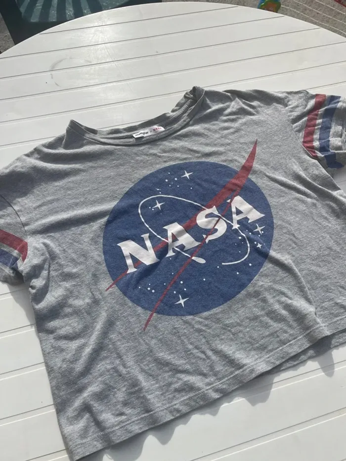 T-shirt NASA gris – style oversize 🌙