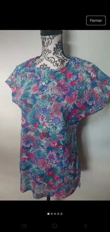 Haut fleuri  matière  légère