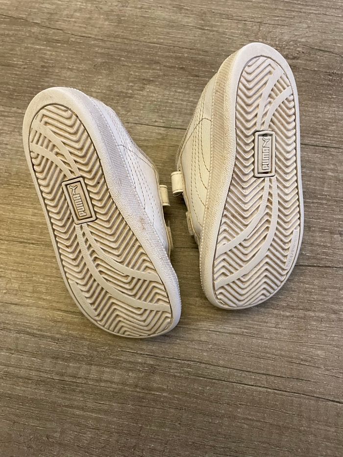 Paire baskets pointure 24 - photo numéro 4