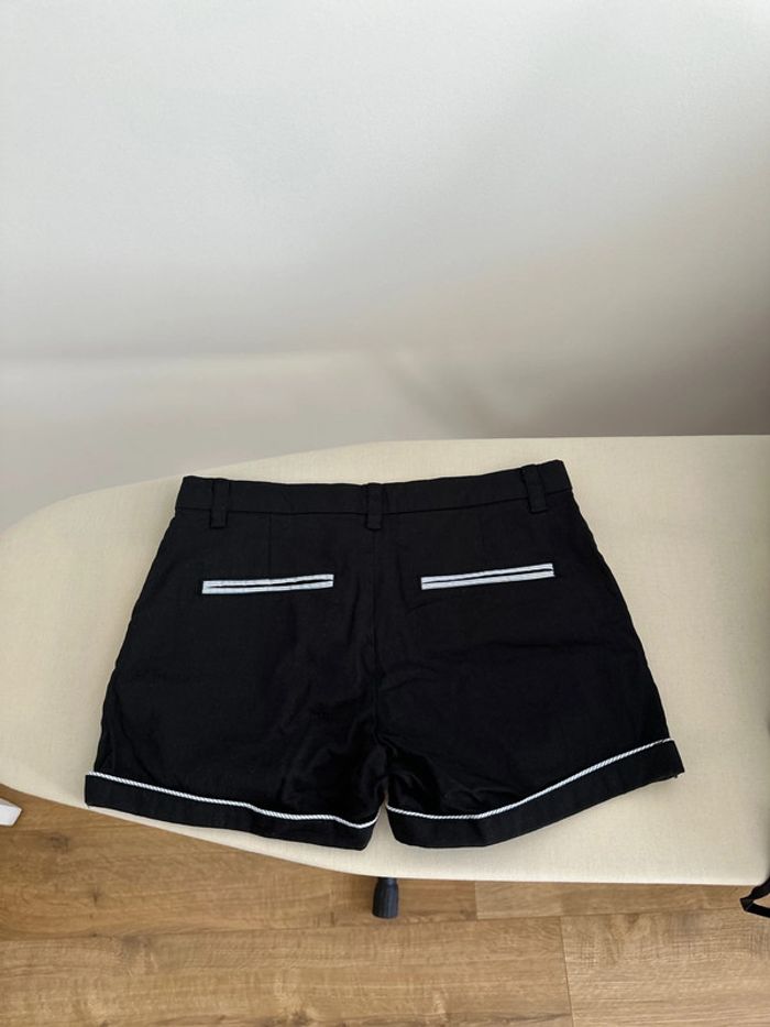 Short noir - photo numéro 4