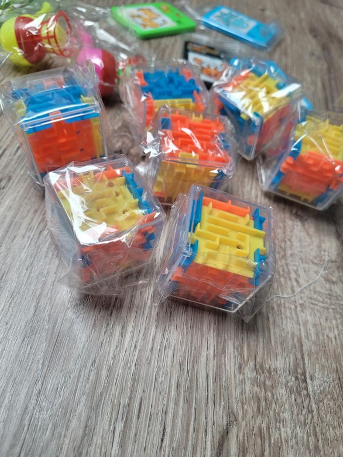 Lot jouets pochette surprise - photo numéro 2