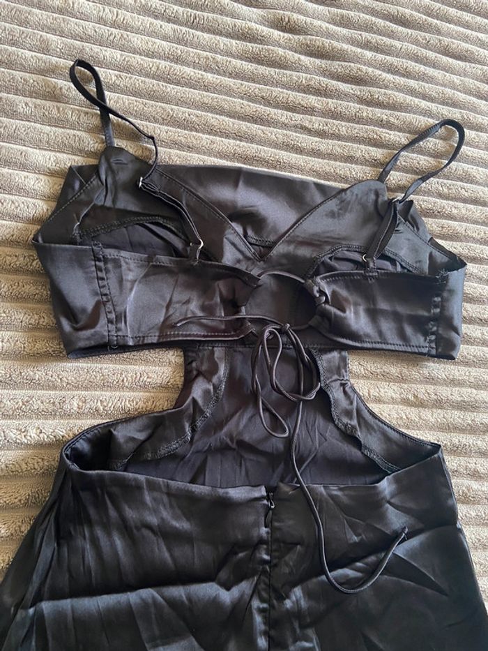 Robe court noir satin - photo numéro 5