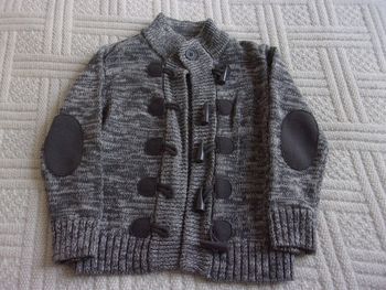 veste grise avec brandebourg Kiabi taille 4 ans