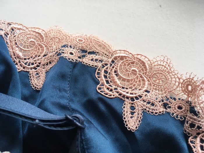 Soutien-gorge soie bleu/rose 95DD Elle Macpherson neuf sans étiquette - photo numéro 4