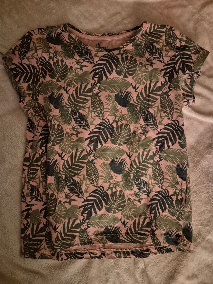 Tee-shirt feuilles - photo numéro 2