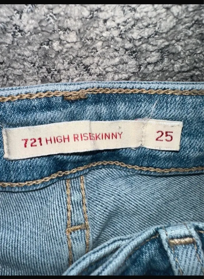 Jean taille haute bleu clair High Rise Skinny Levi's W25 L30 comme neuf - photo numéro 5