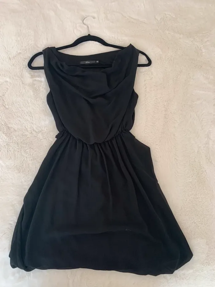 Robe noire taille 38