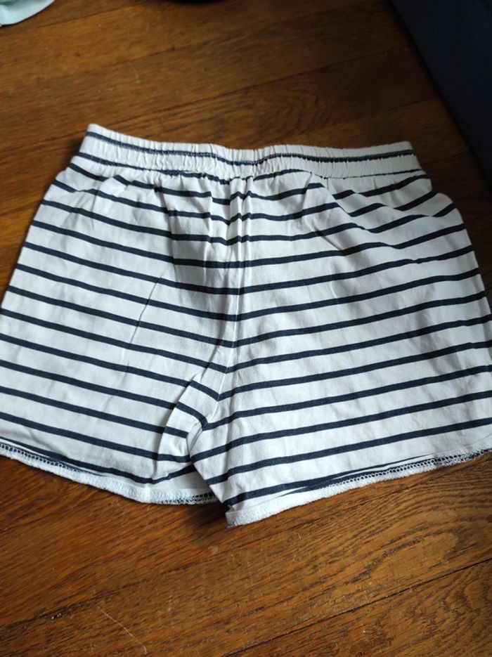 Short rayé - photo numéro 3