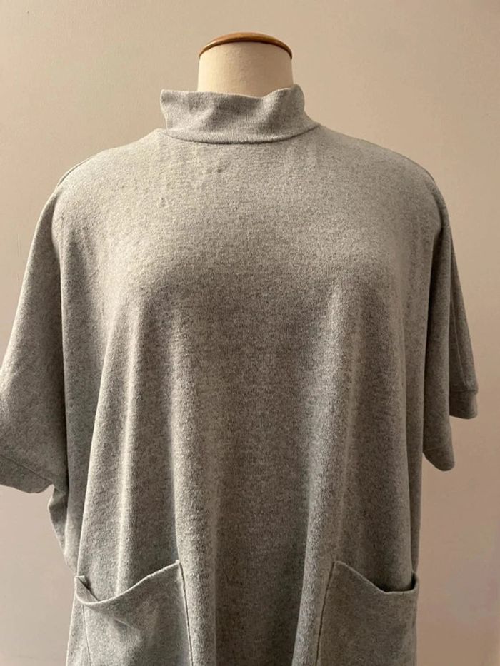 Superbe pull manches courtes gris ample - photo numéro 4