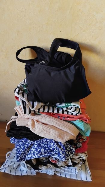 Lots de 12 vêtements taille M