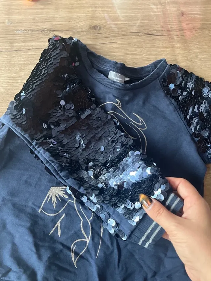 Pull Frozen 2 / reine des neiges 2 - photo numéro 2