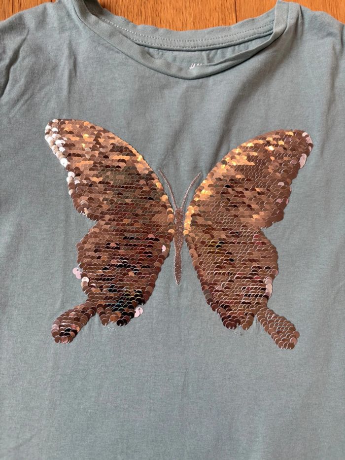 T-shirt H&M papillon sequins 122/128 - photo numéro 3