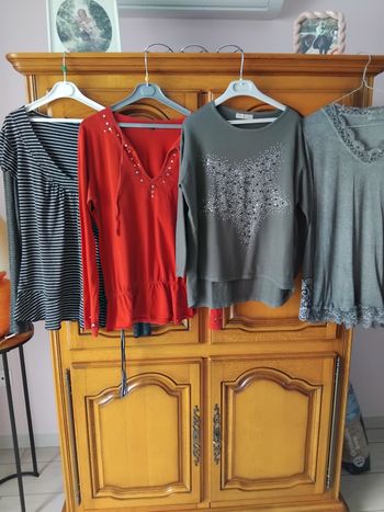 Vends lot de 4 hauts femmes