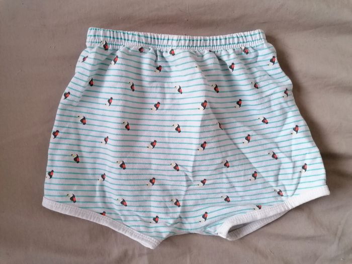 Short fille