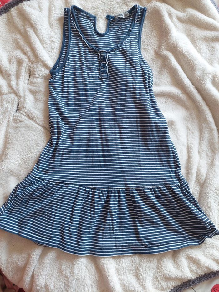 Lot 3 robes et 1 combi short