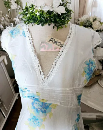 Robe courte ou tunique blanche fleurs bleues Micky Taille 38/40 Neuve