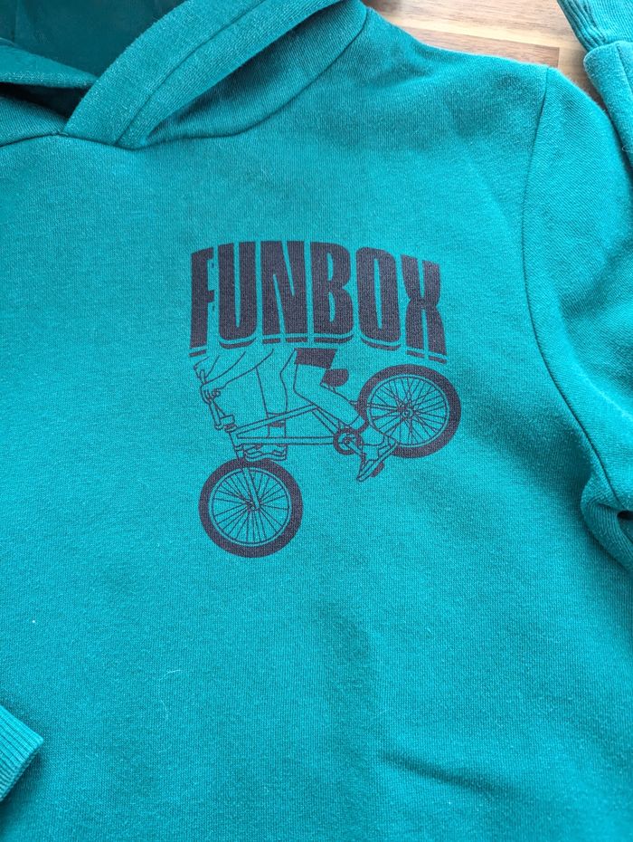 Sweat à capuche Kiabi taille 8 ans bleu canard - photo numéro 2