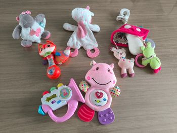 Lot jouets d'éveil fille