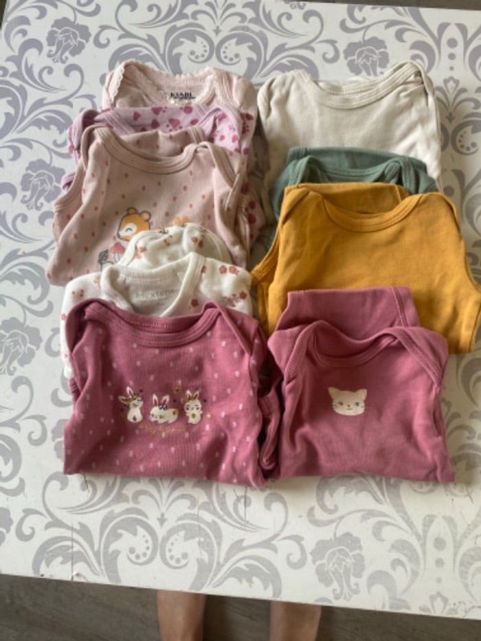 Lot de 9 body manche longue en 3 mois