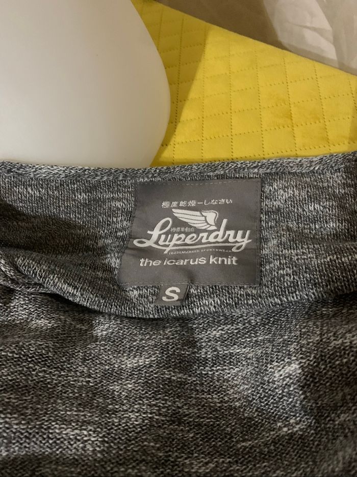 Pull Superdry taille S gris chiné fin très bon état - photo numéro 3