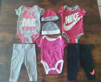 Lot Nike bébé fille – 6 pièces – Taille 0/6 mois et 3 mois