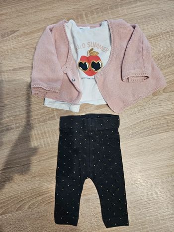 Ensemble bb fille 1 mois