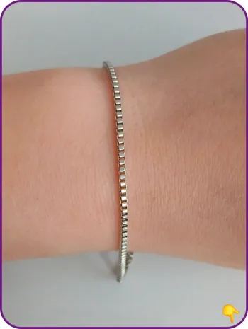 Bracelet fin argenté – bijou tendance à petit prix