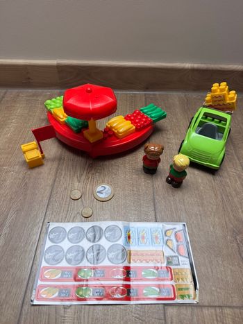 Marchande et véhicule Abrick Ecoiffier