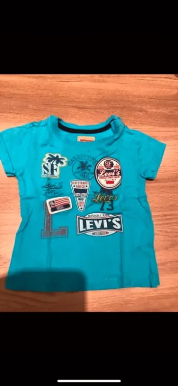 T-shirt levi’s taille 12 mois
